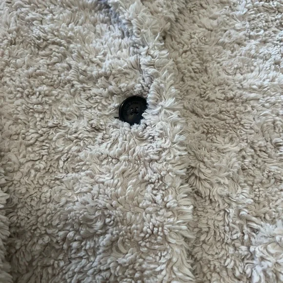 Aritzia Wilfred Free faux fur coat - Picture 4 of 8